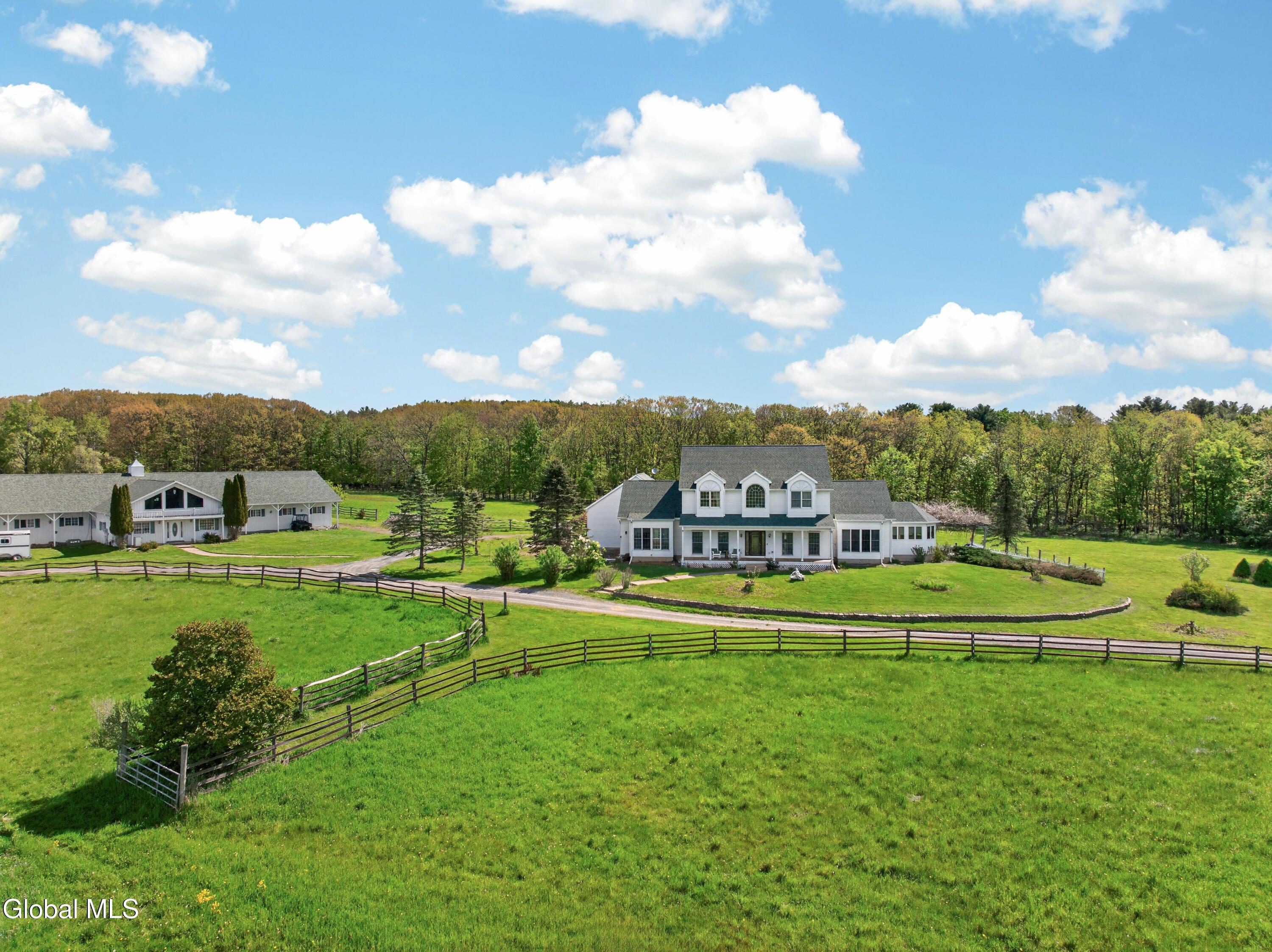 Image 2: Main house and Stables