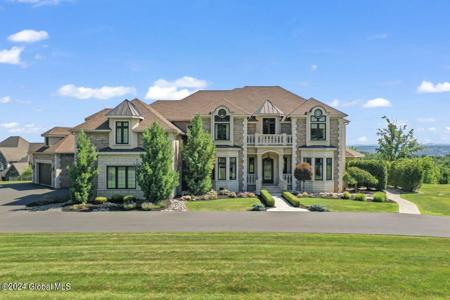 7 Stoneridge Drive