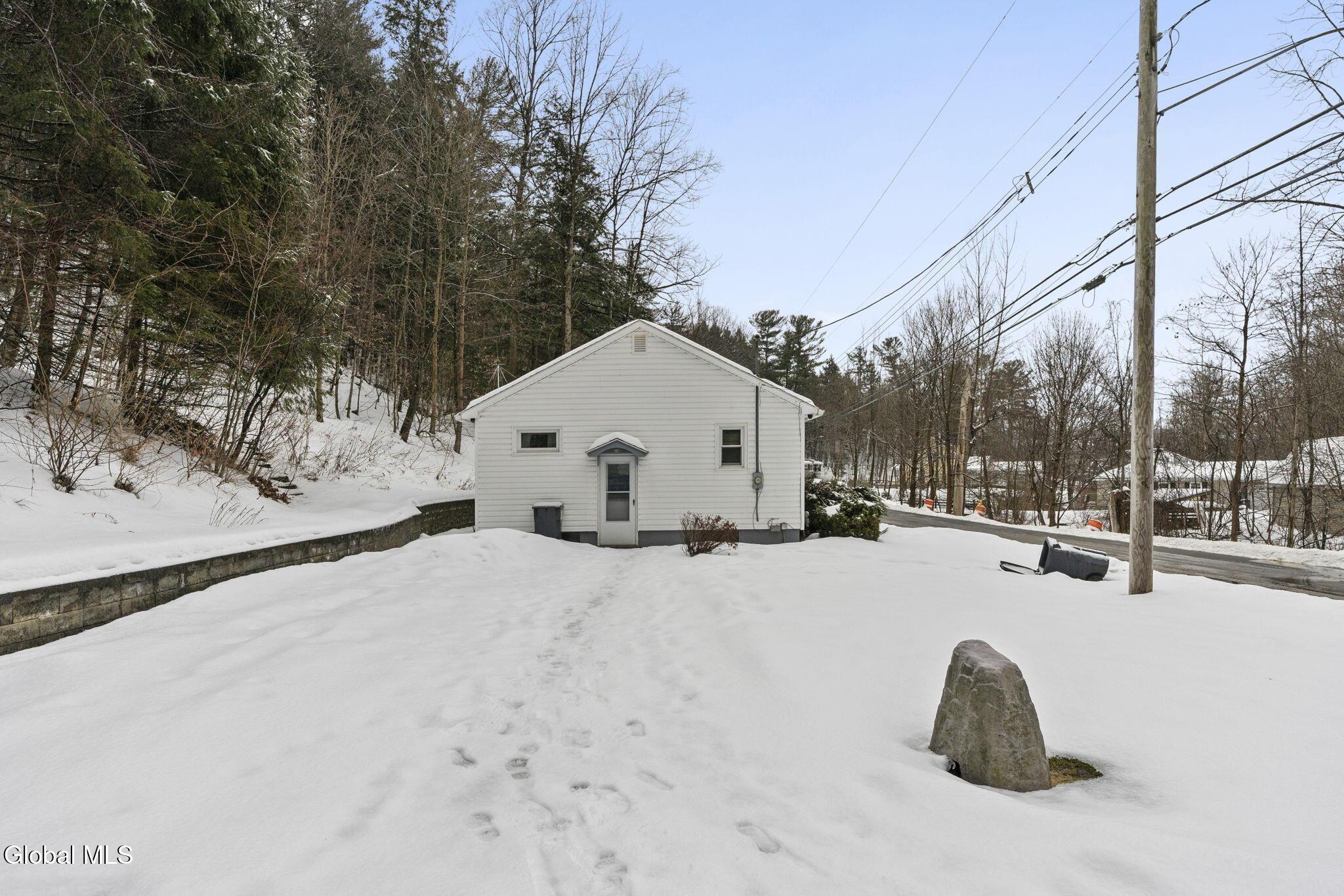 Image 3: 32-web-or-mls-164-cranes-hollow-rd