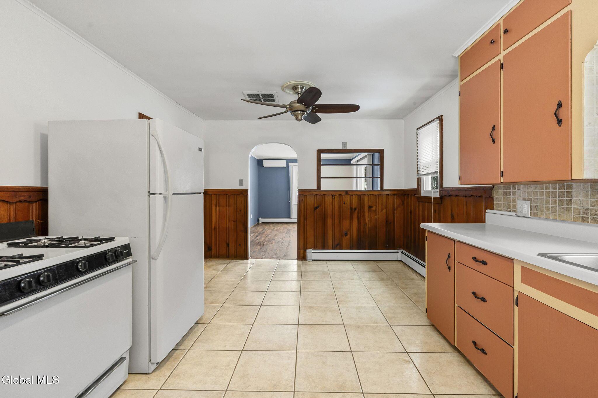 Image 4: 15-web-or-mls-164-cranes-hollow-rd