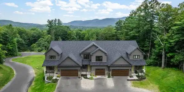 9 Hill Crest Lane
