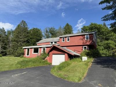 28 Starcrest Drive