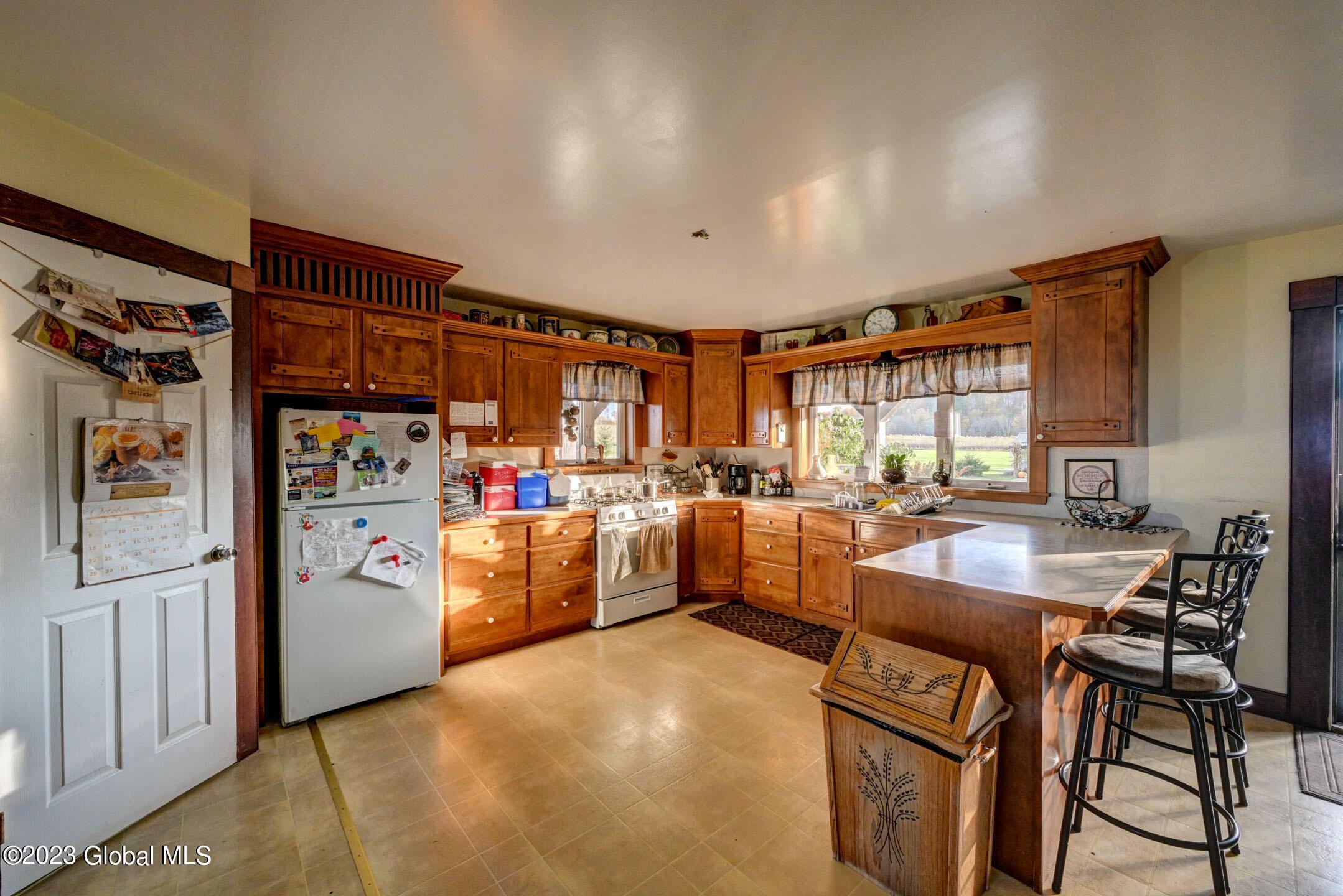 Image 3: 365 Interiors_1033_4_5_6_7