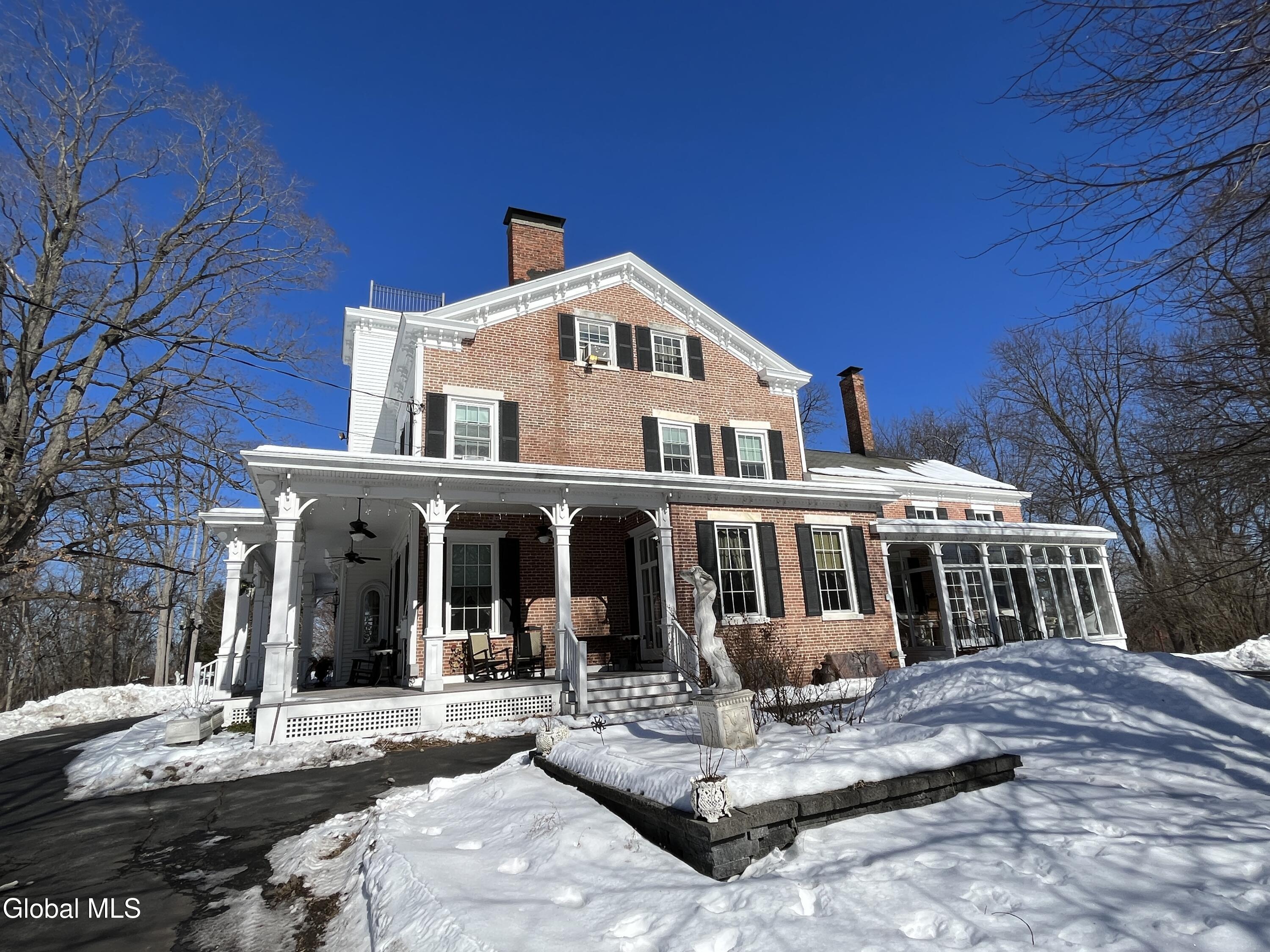 Image 4: 1110RiverRdWinterSide2