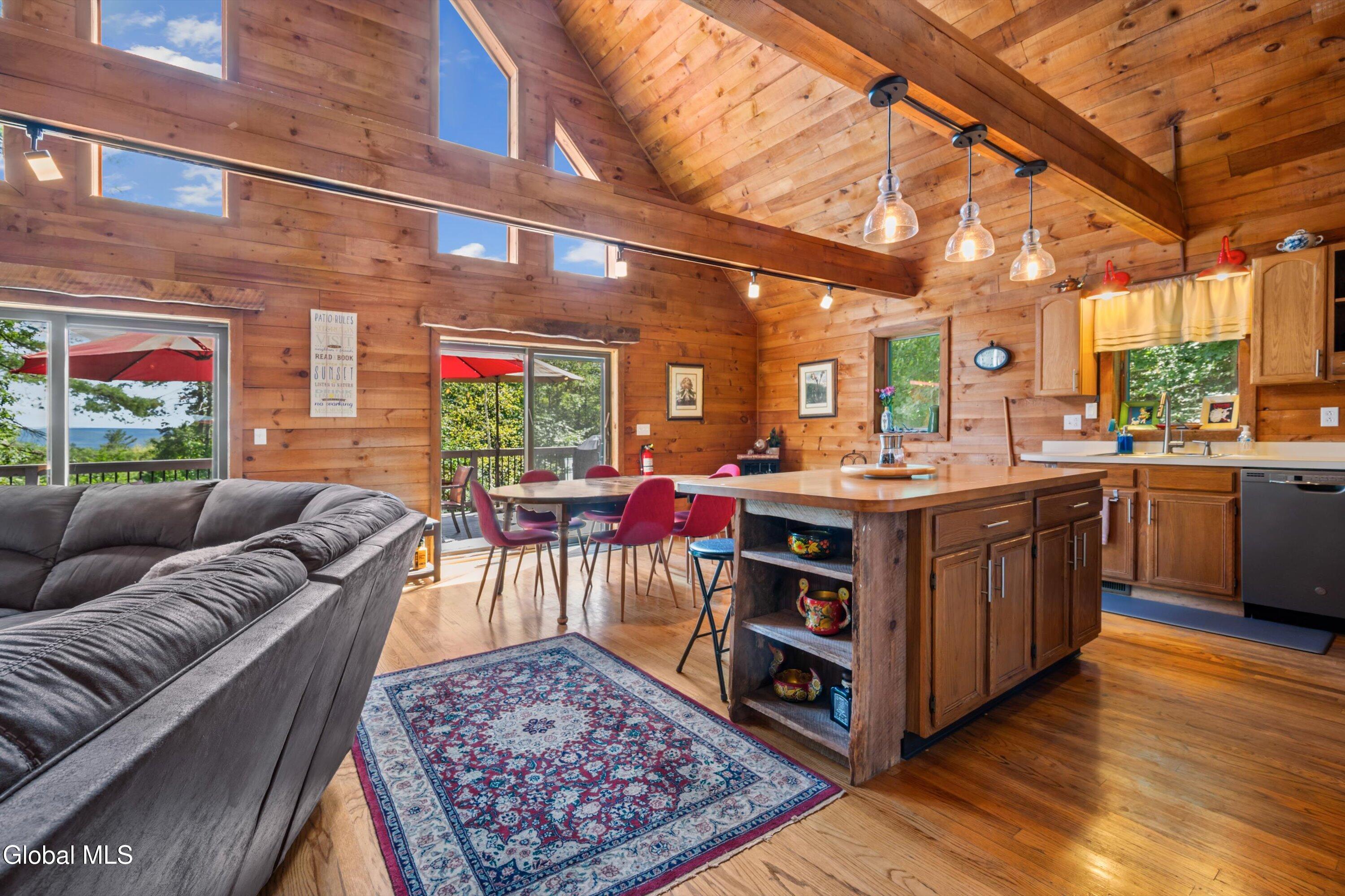 Image 3: Kitchen