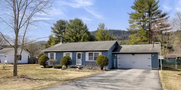 12 Pinewood Hollow Road