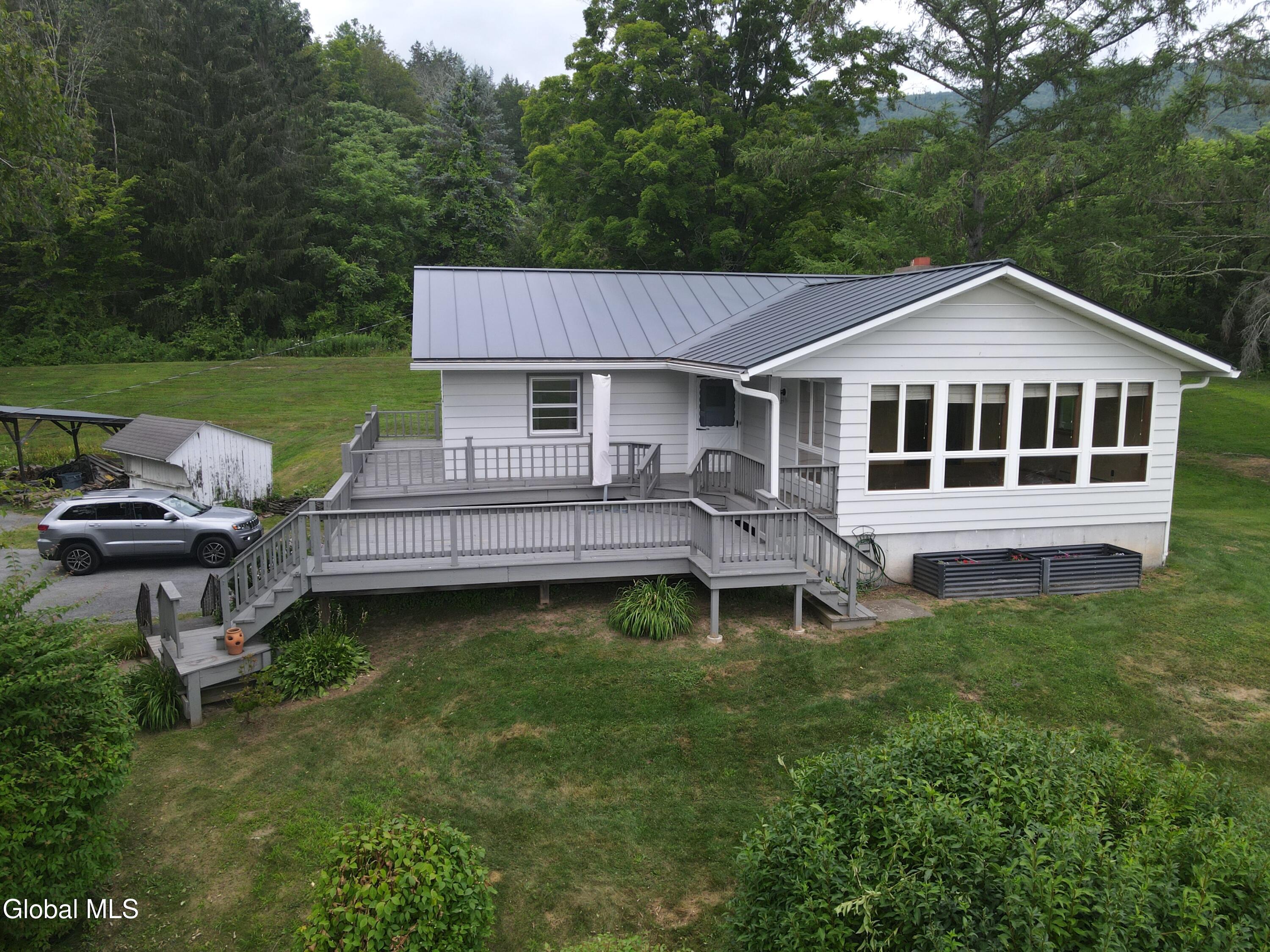 Image 2: 3589 St Rt 30 43