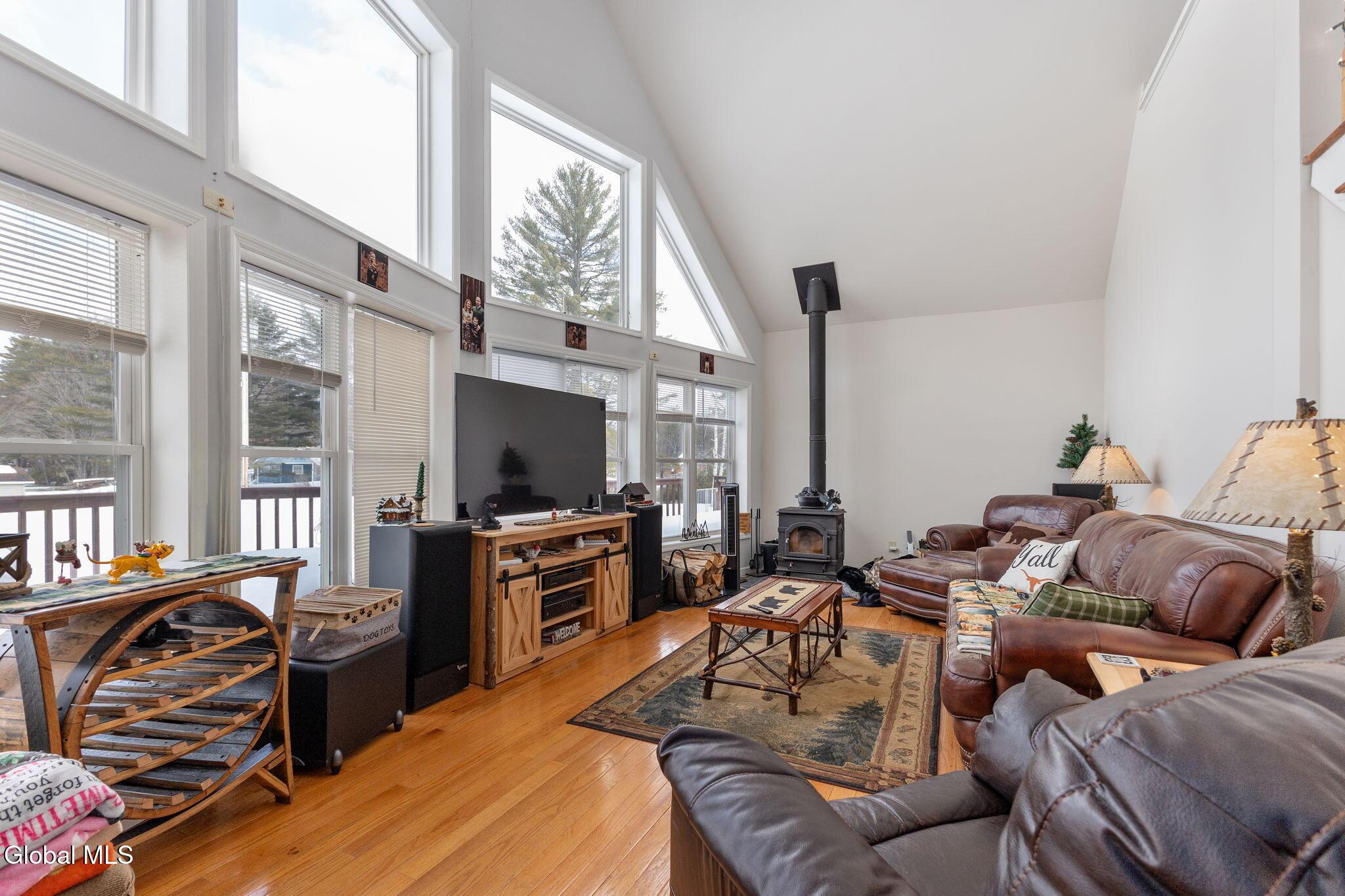 Image 4: 12-101KiblerPoint_12