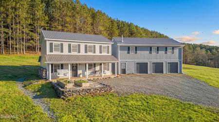 1112 Center Valley Road