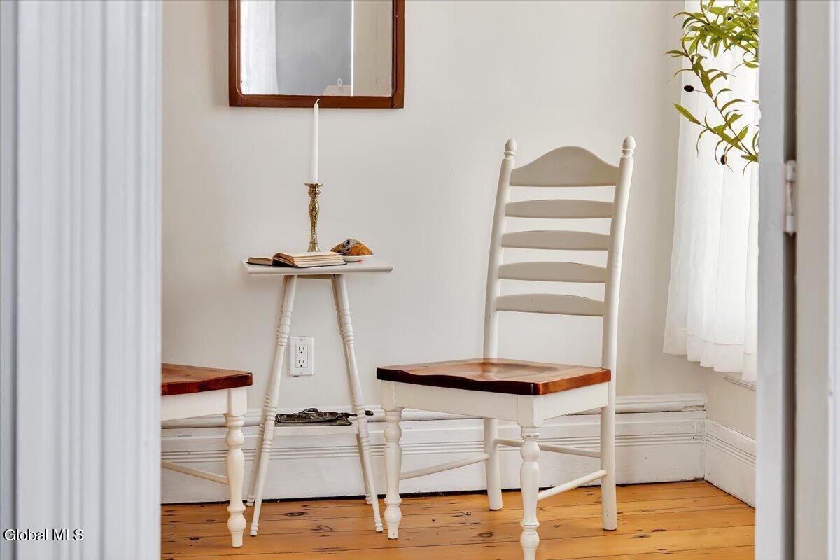 Image 4: 37-P1765270