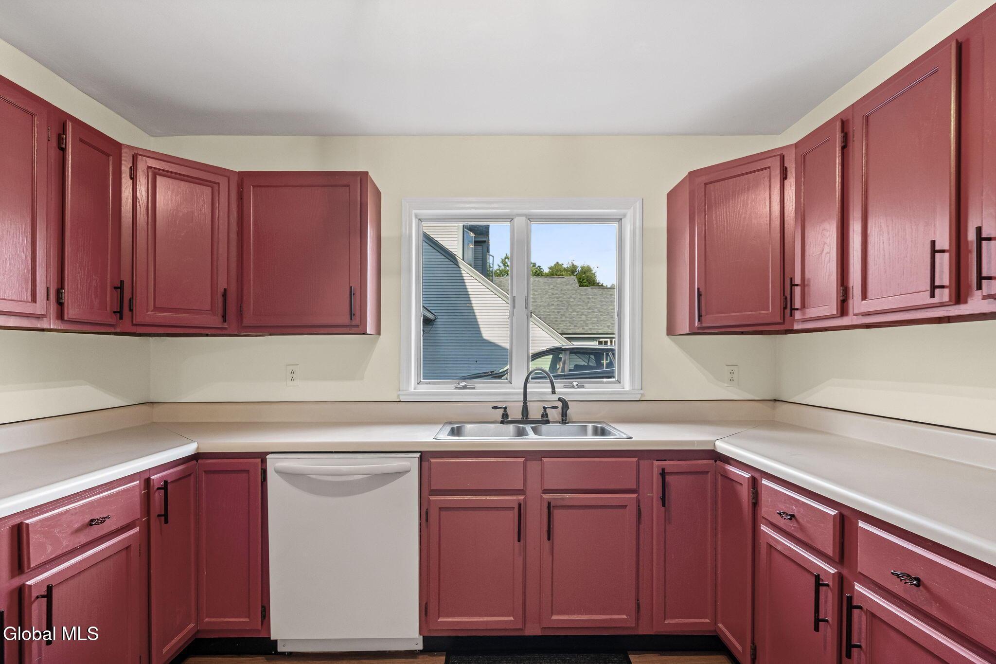 Image 4: 4-web-or-mls-49-gilbert-street