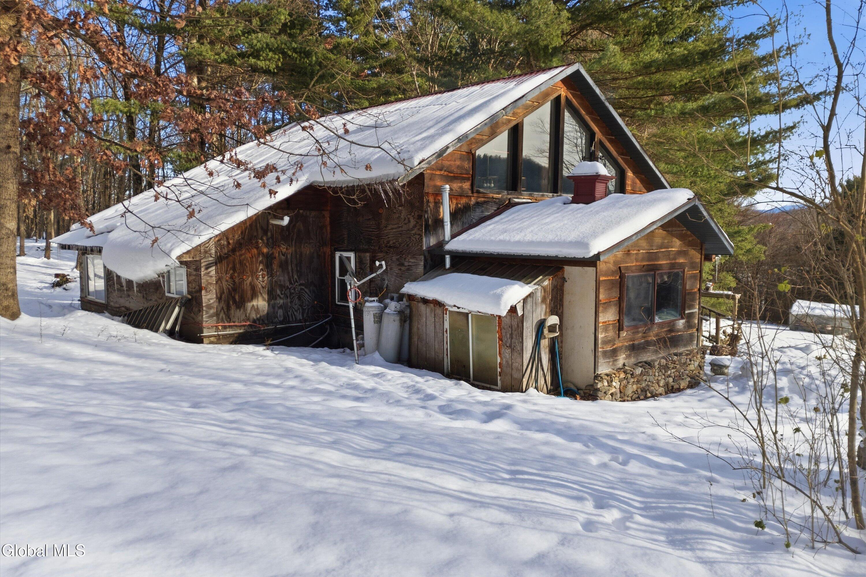 Image 2: 321 Mahaffy Rd