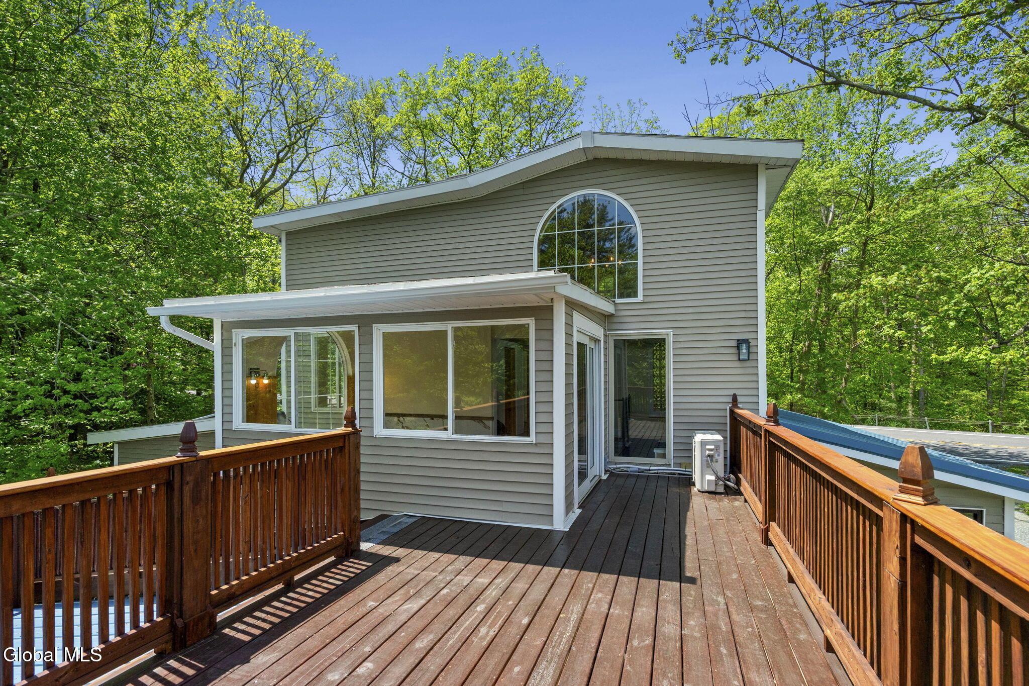 Image 3: 4-web-or-mls-7644-ny-66