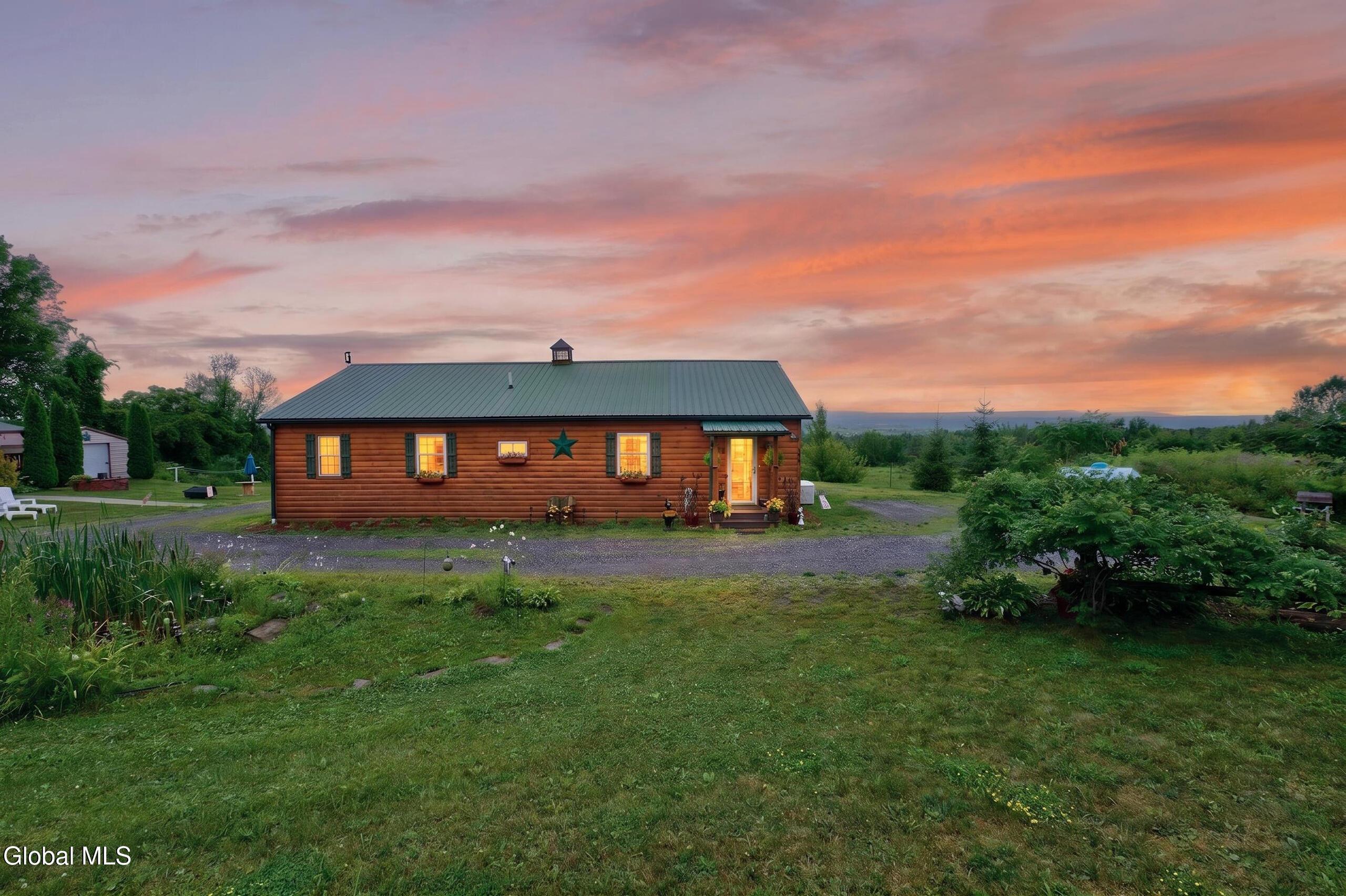 Image 3: 0 Front 1twilight