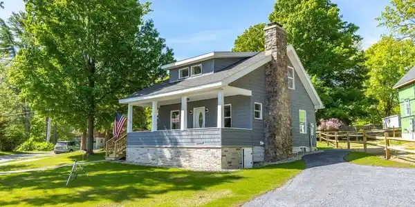 Image 2: 75 McGillis Ave-12