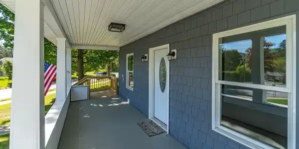 Image 4: 75 McGillis Ave-7