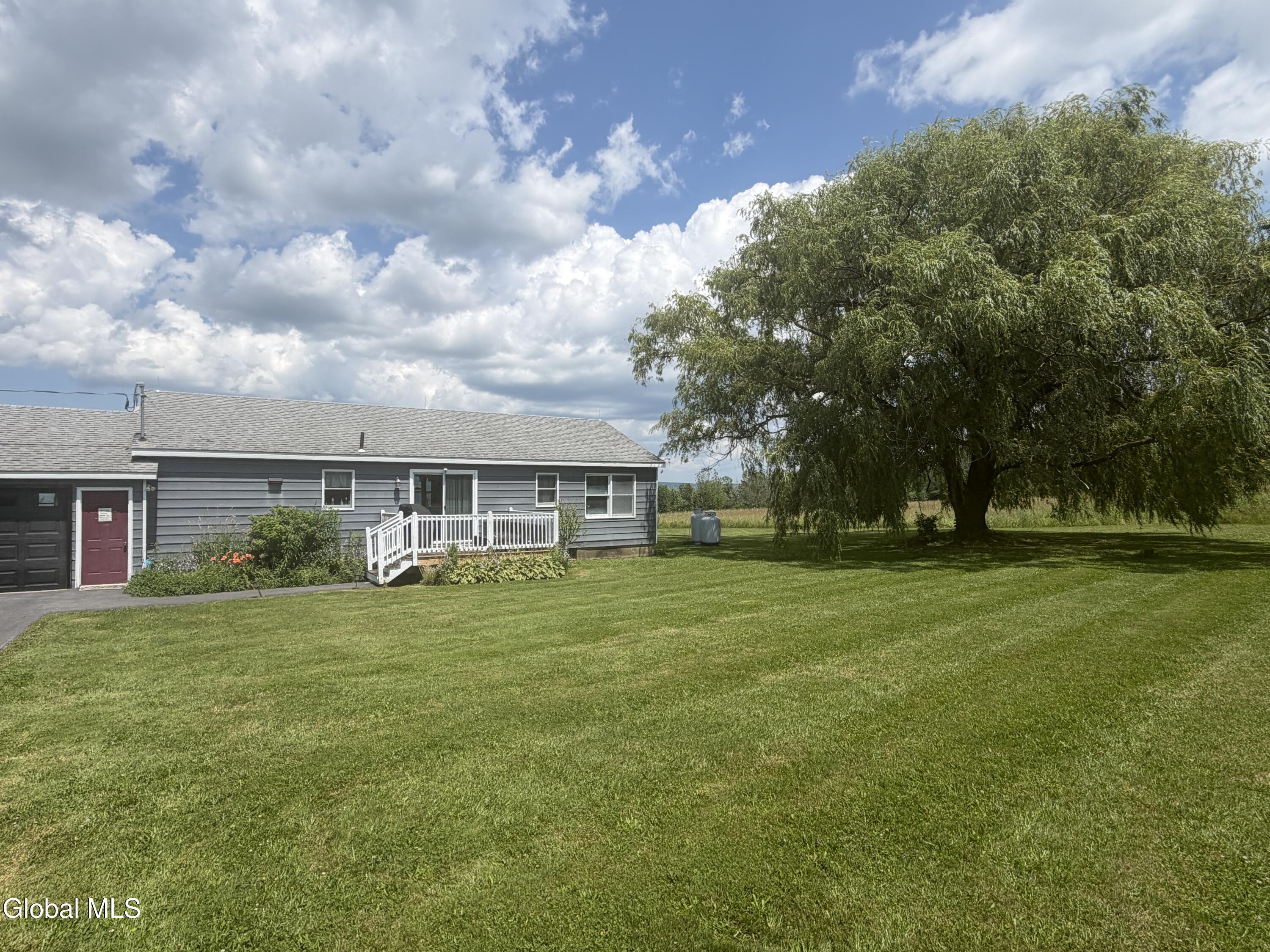 Image 2: 858 Oak Hill Rd-6