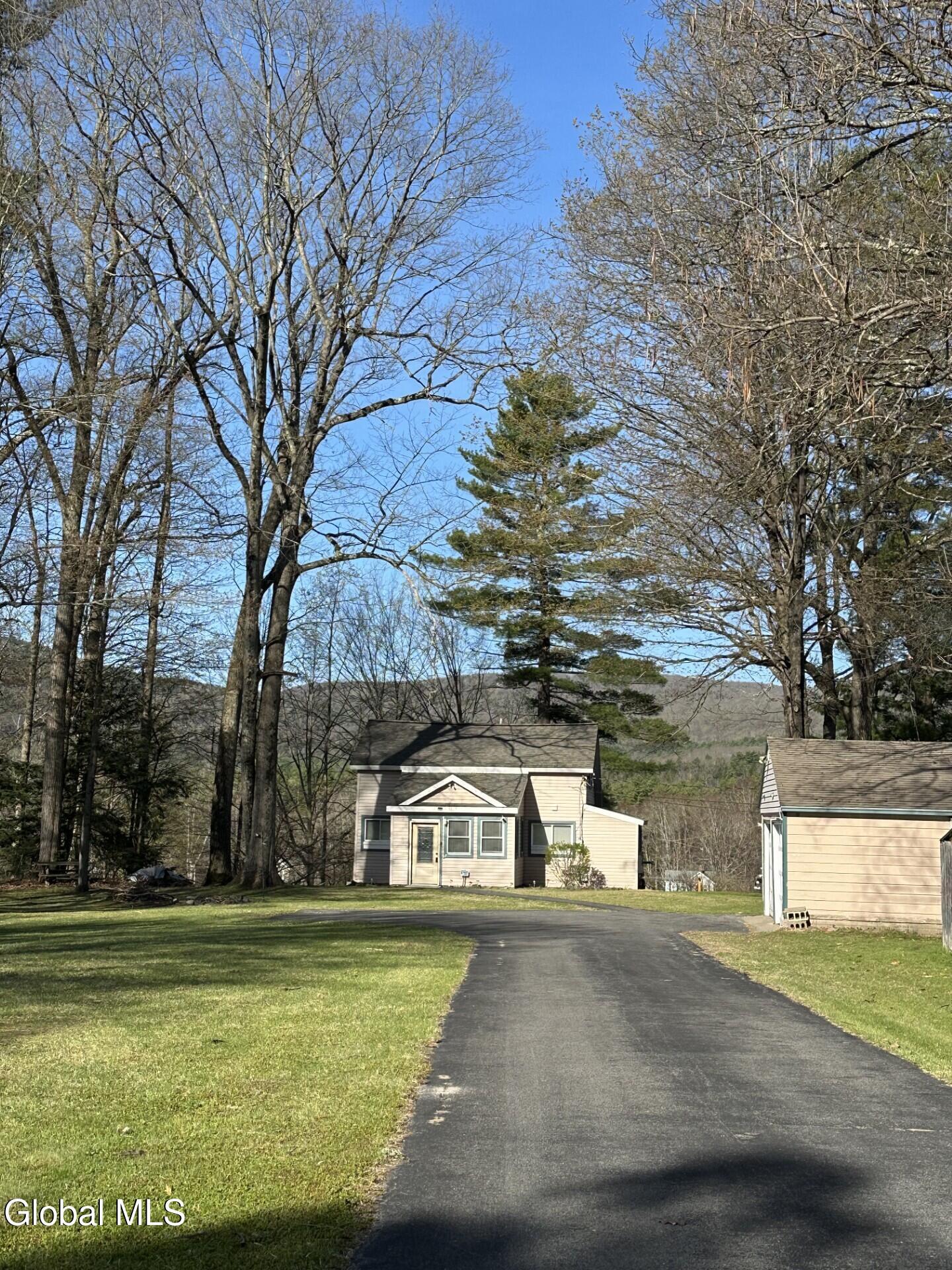 Image 1: 107 Harris Avenue