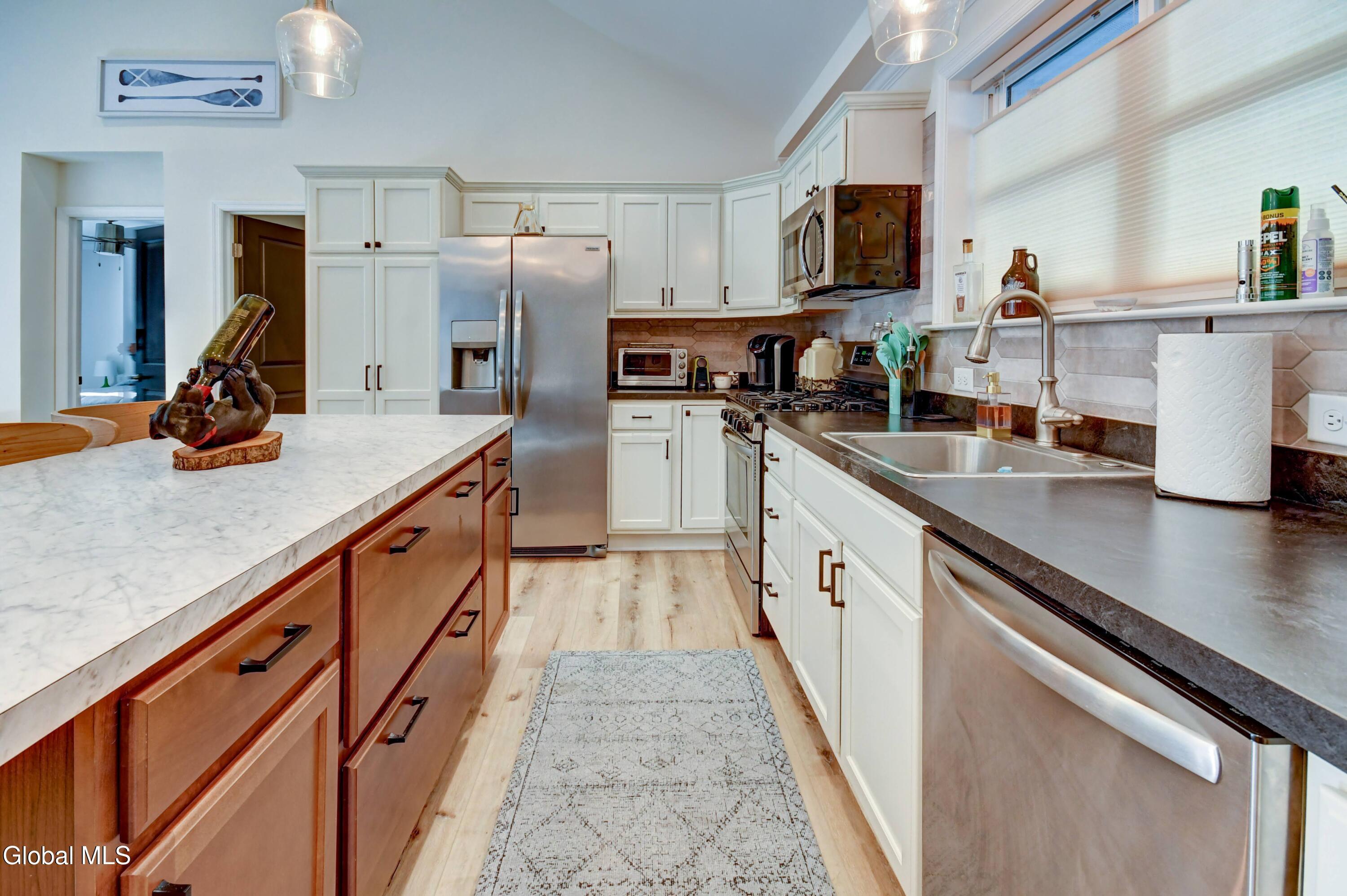 Image 4: 1500 North Shore Rd -20