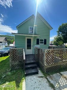 37 1/2 West Street