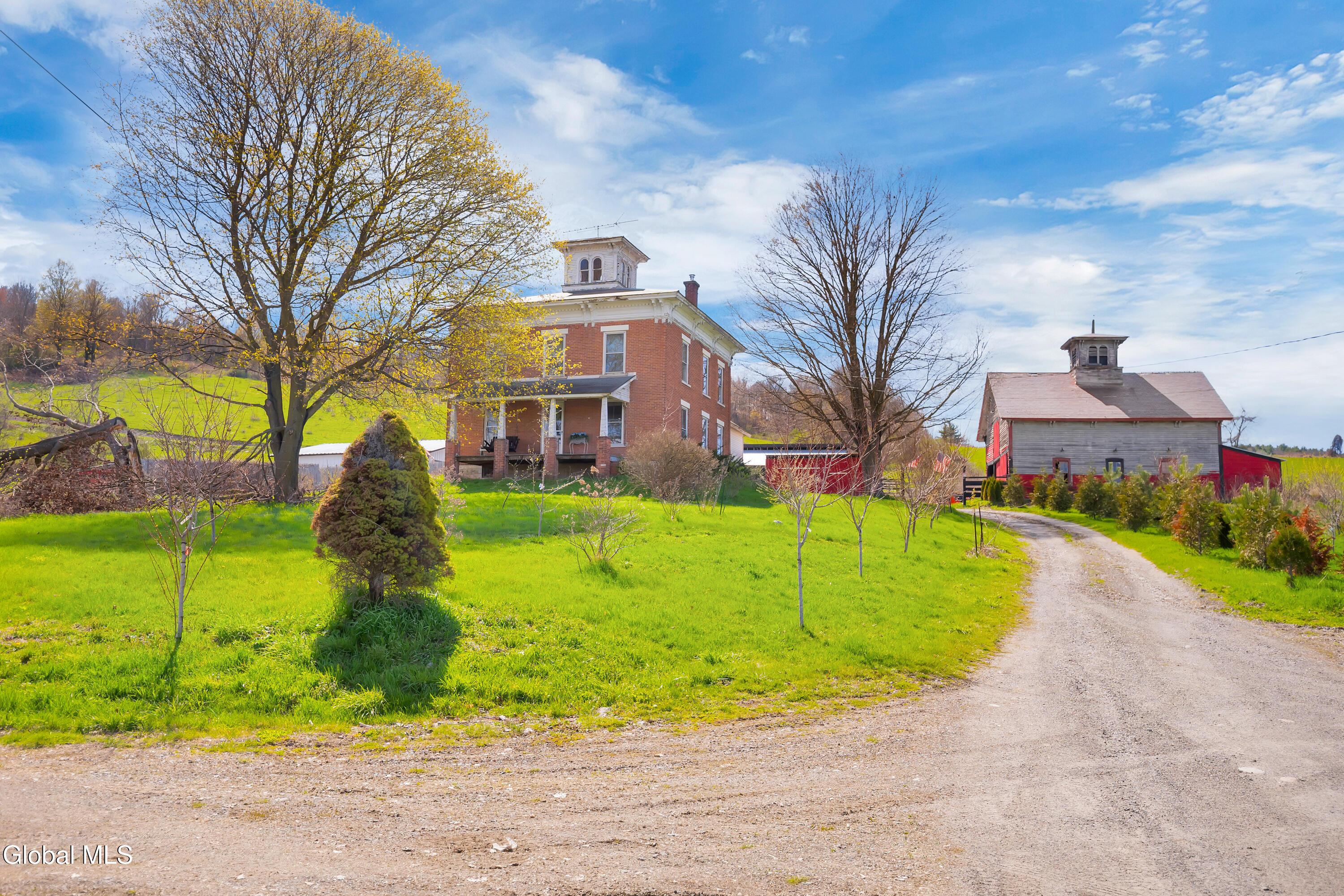 Image 3: 3011 NY-22A Hampton (2)