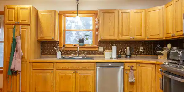Image 4: Kitchen