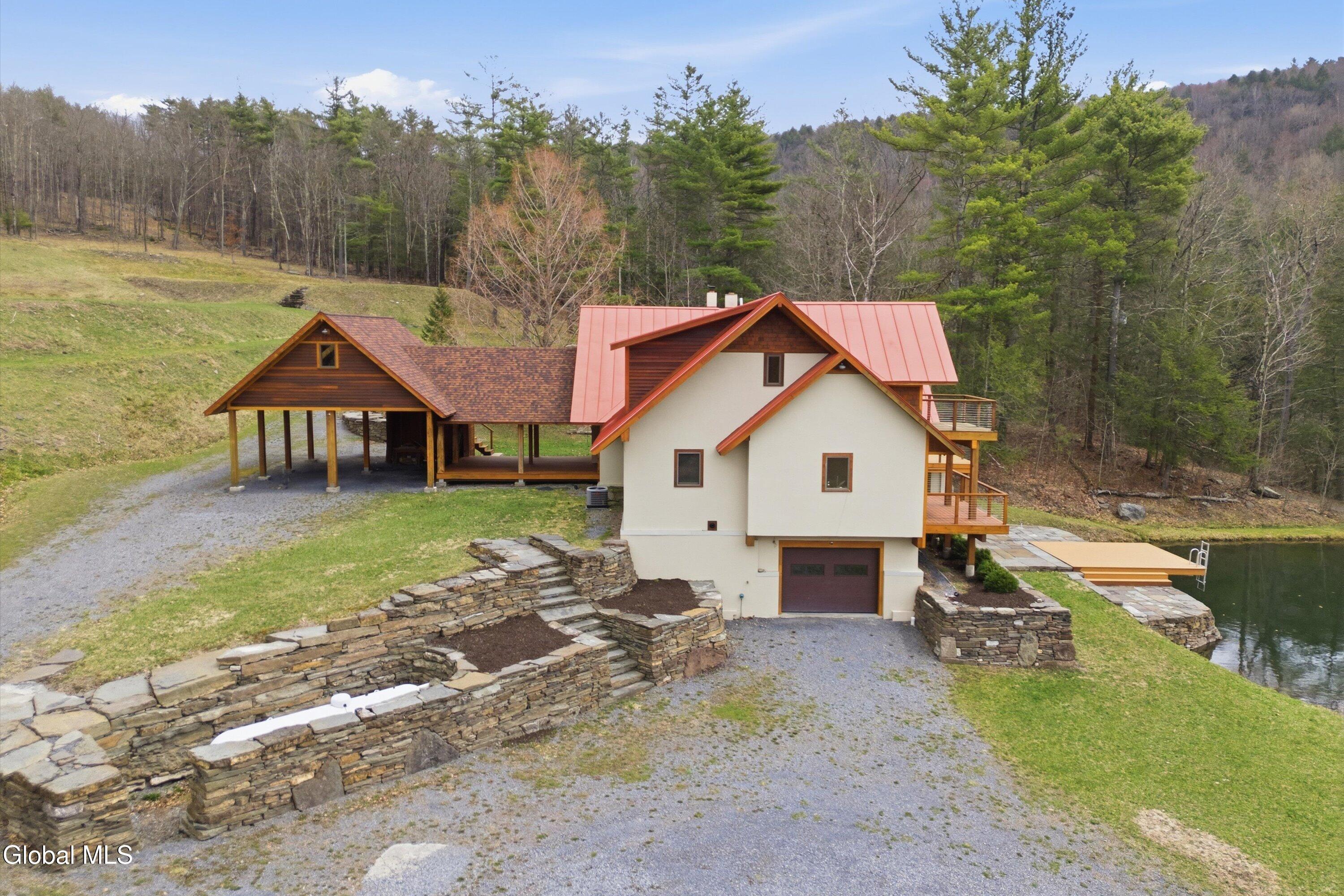 Image 2: 165 Vaughn Hill Rd