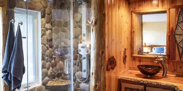 Image 4: 033CLSP_TopOfTheWorldLORES