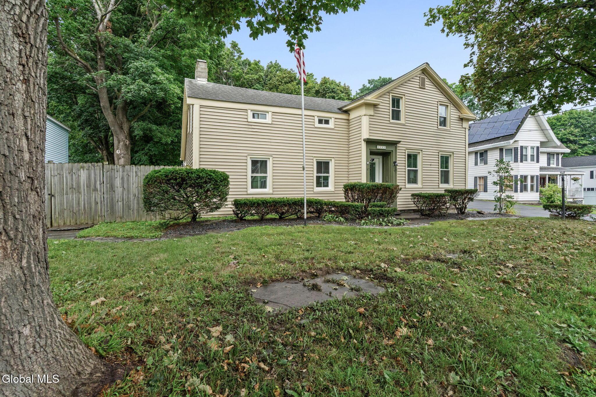 Image 3: 2-web-or-mls-2680-new-scotland-rd