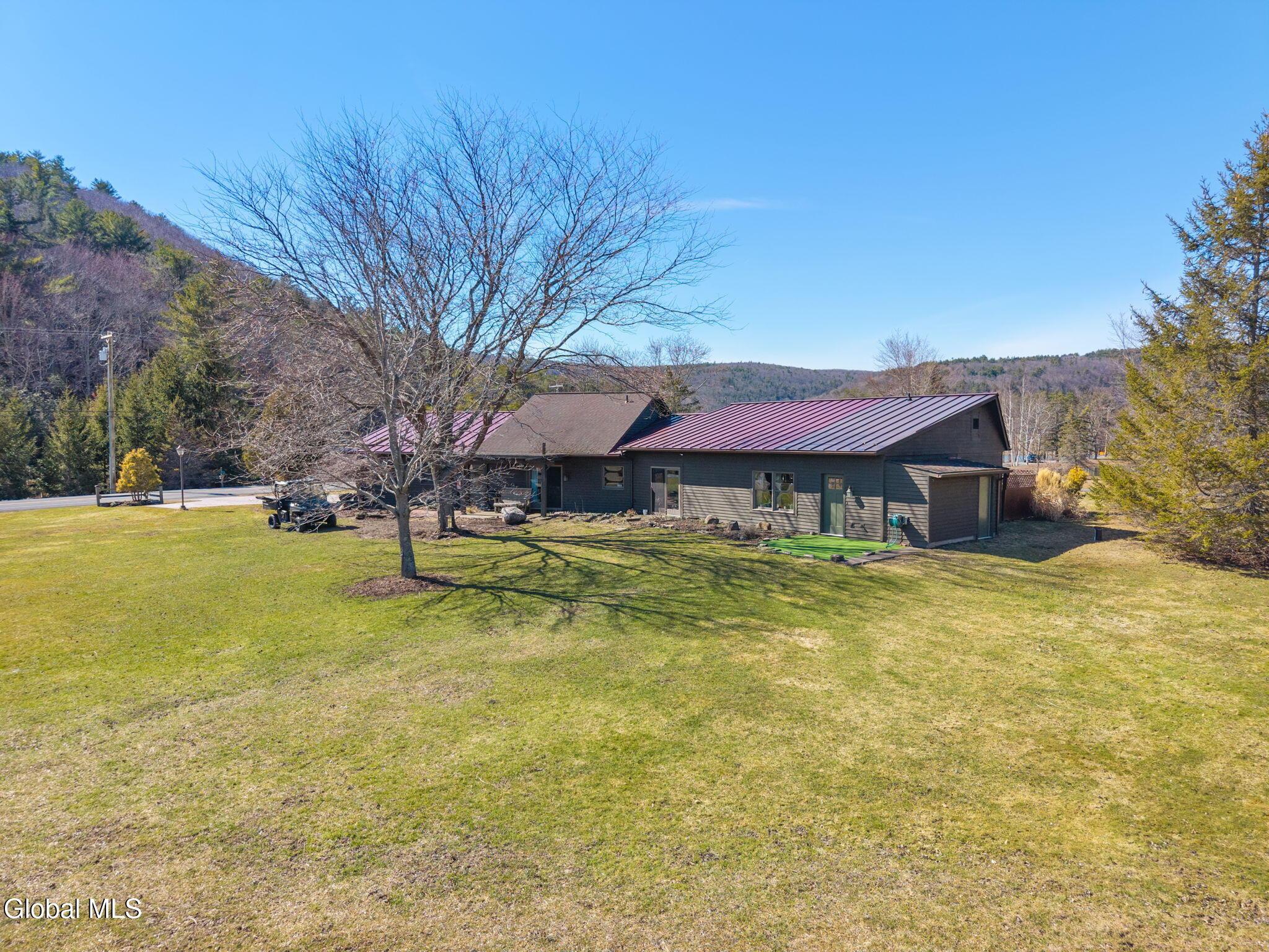 Image 3: 4-580EckerHollowRd_04