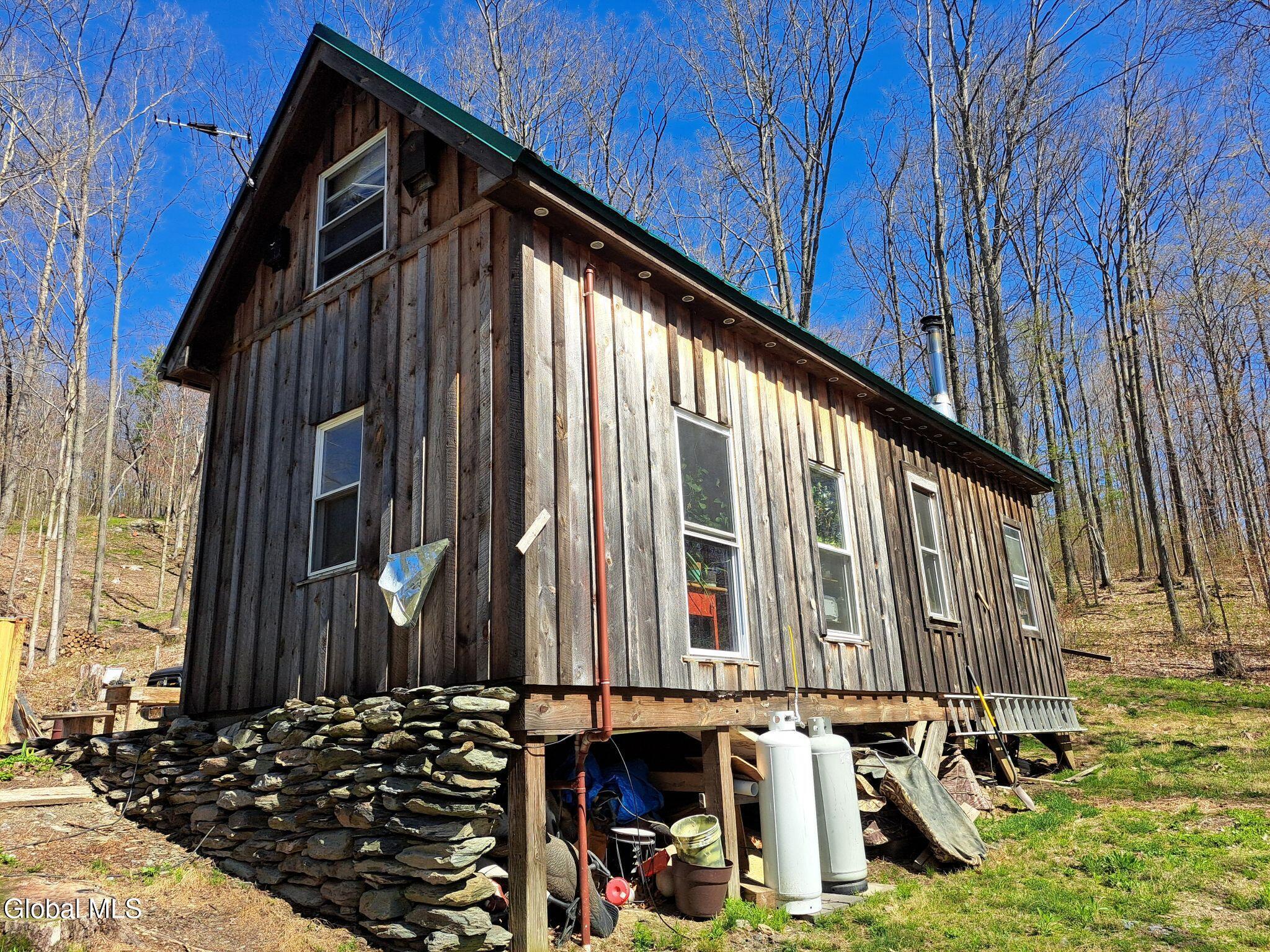 Image 4: 04 East Side