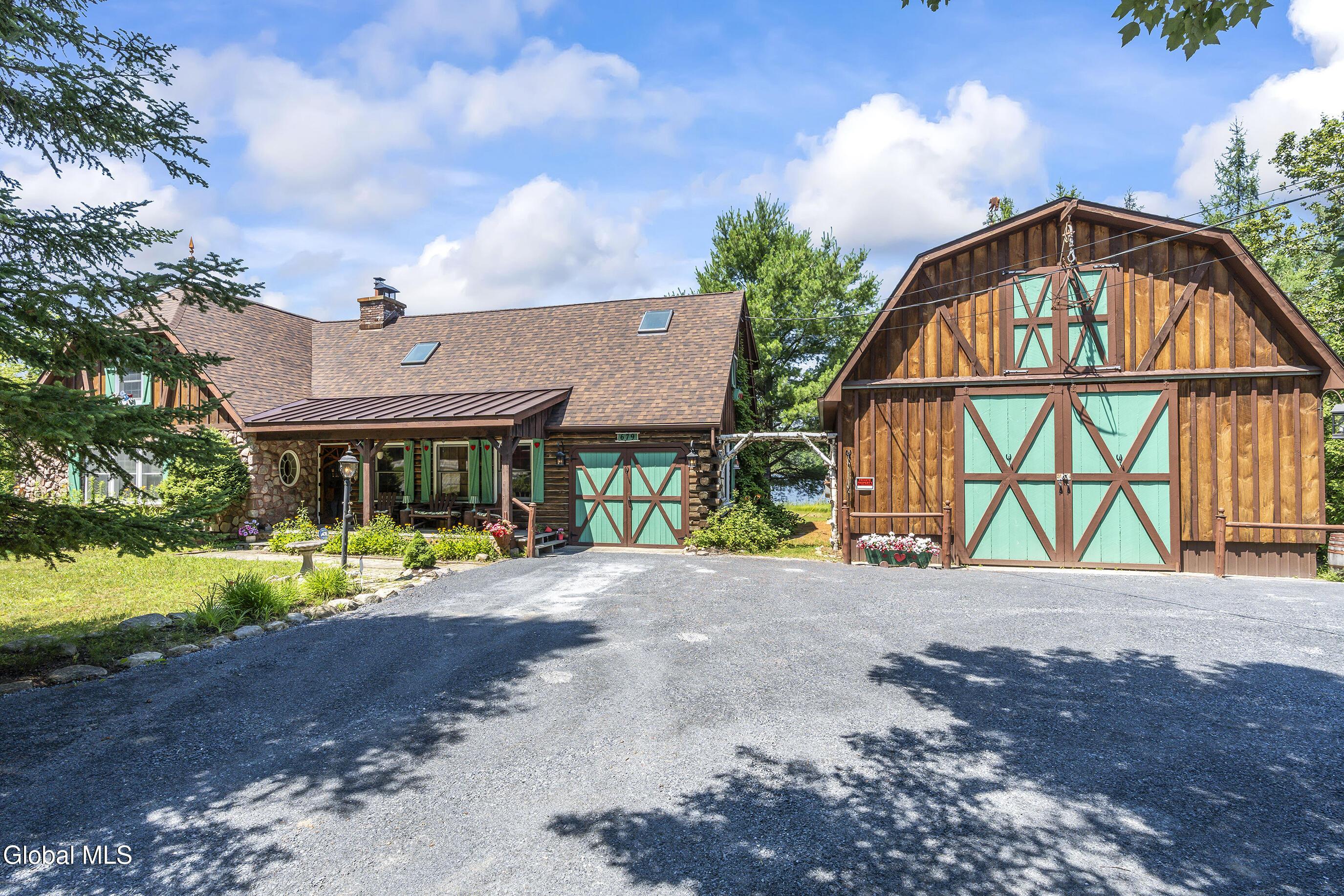 Image 2: 002-679-Valentine-Pond-Rd