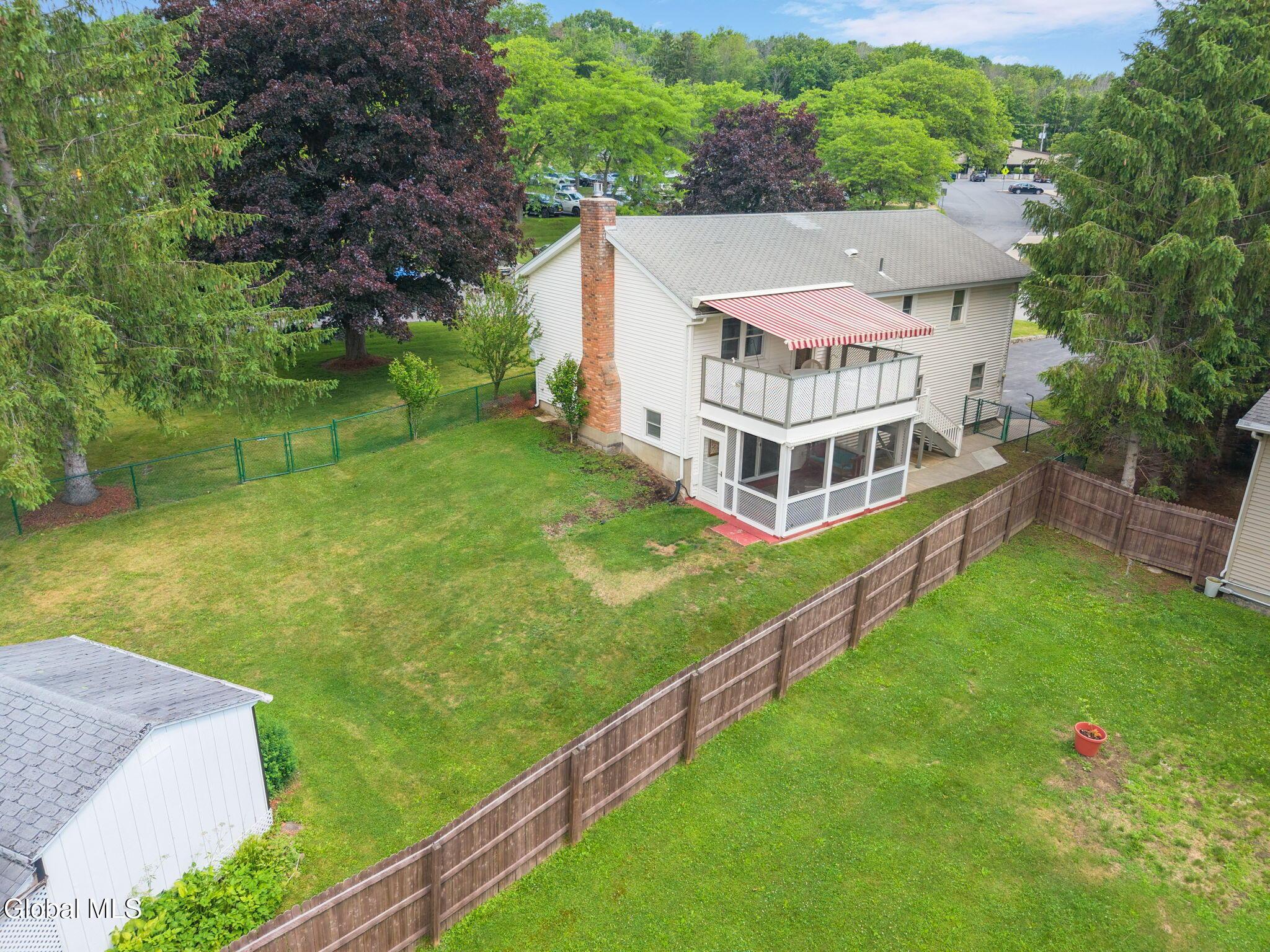Image 4: 60-141ParkwayDr_59