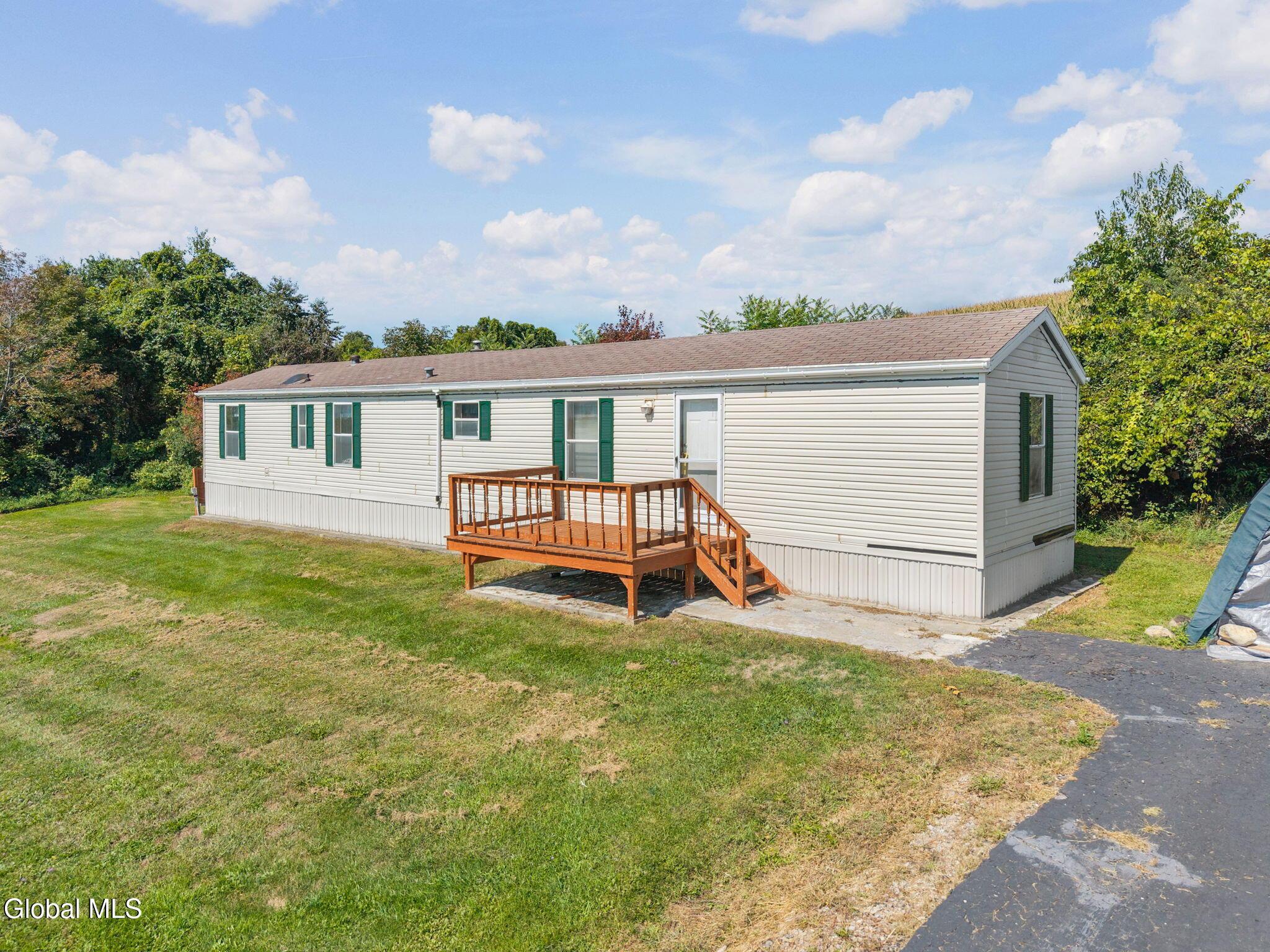 Image 1: 4-441HGrayRd_04