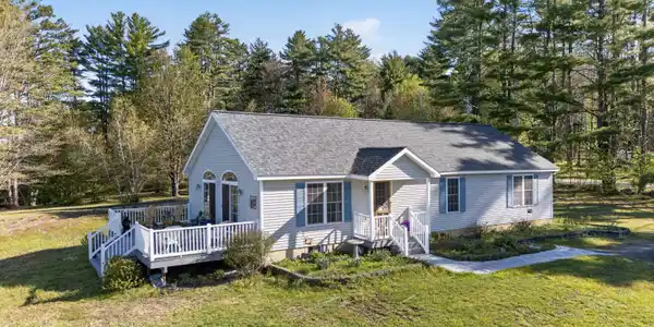102 Longvue Lane
