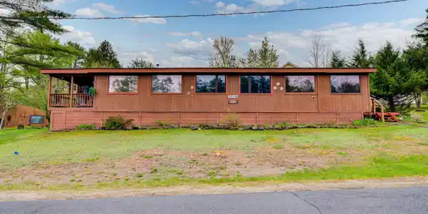 Image 2: 111 Algonquin Dr-16