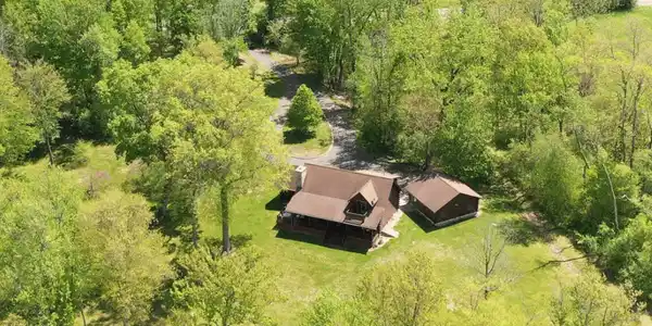 Image 3: 2
