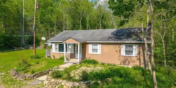 52 Clay Hill Road