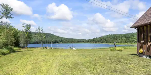 Image 3: 006-679-Valentine-Pond-Rd