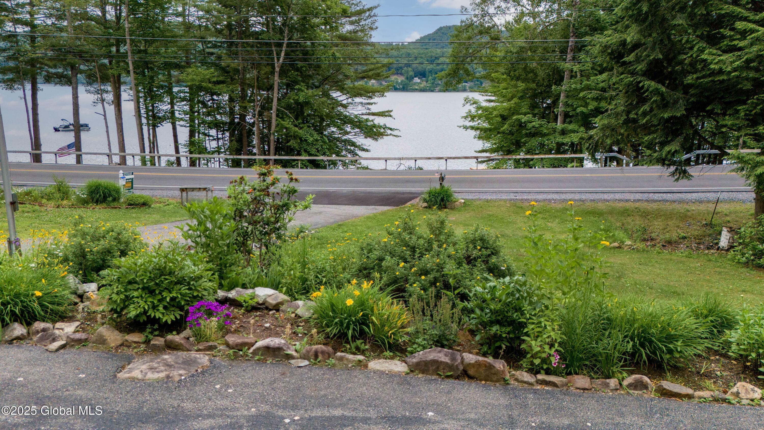 Image 3: 1141 N Shore-22
