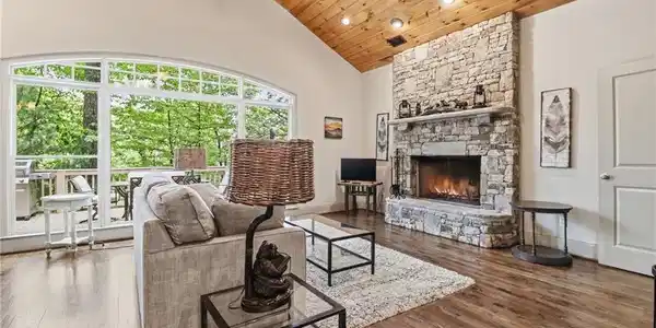 1105 Valley View Drive