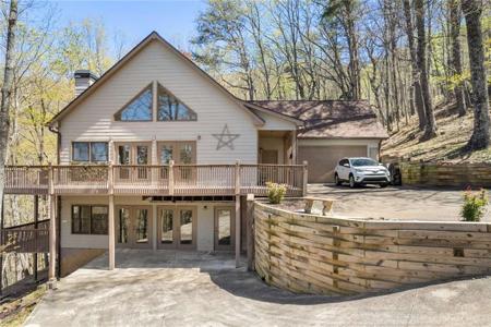 185 Sassafras Mountain Trail