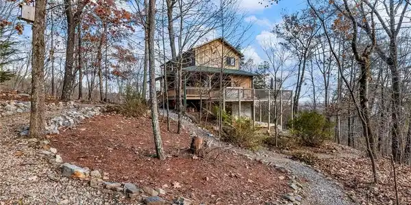 333 Skywood Lane