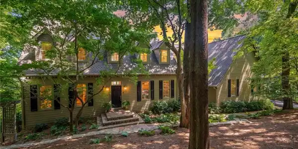 1104 Ridgeview Drive