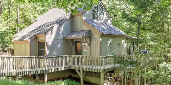 67 Laughing Fox Knoll