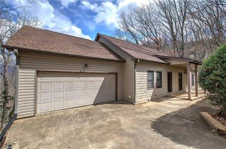 207 Stone Ridge Court