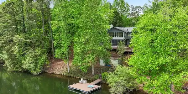 157 Broadwater Court