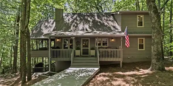 126 Robins Nest