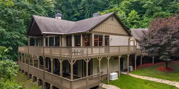 1117 Rambling Road
