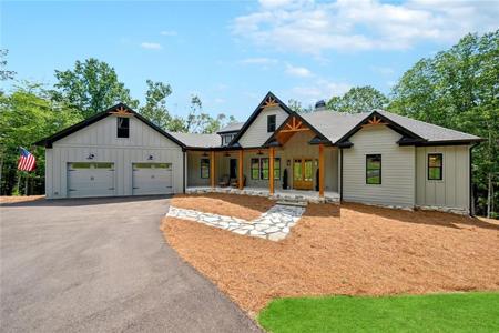 121 White Pen Road